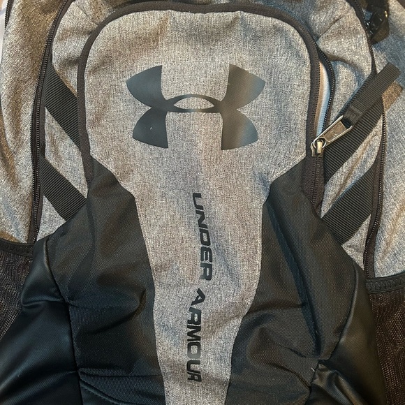Under Armour Men's Backpack in Gray and Black - Picture 8 of 8